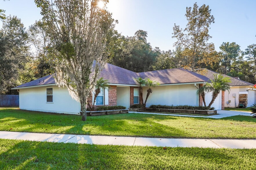 Building Photo - 1563 Bay Harbor Dr