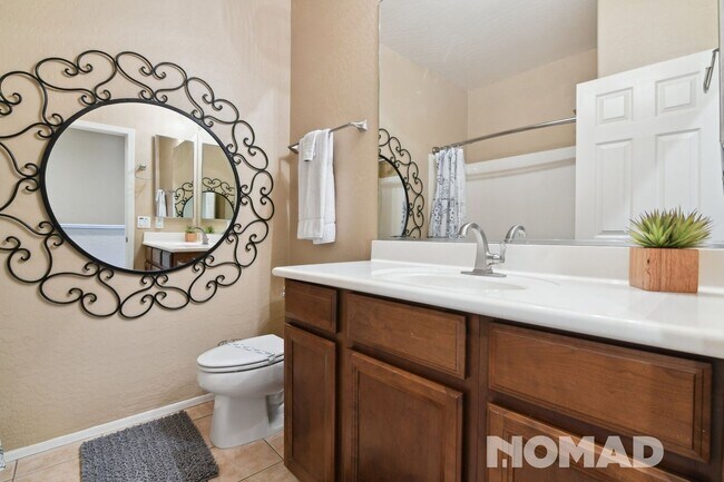 Building Photo - Luxurious 3BR Condo in Anthem