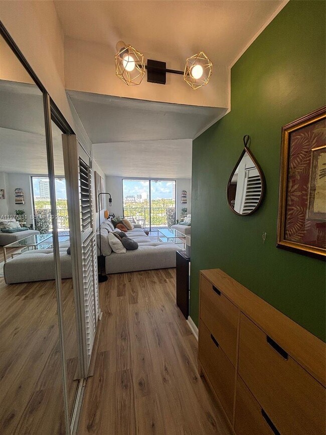 Building Photo - 2350 NE 135th St