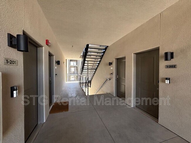 Building Photo - 5801 S Garnet Dr