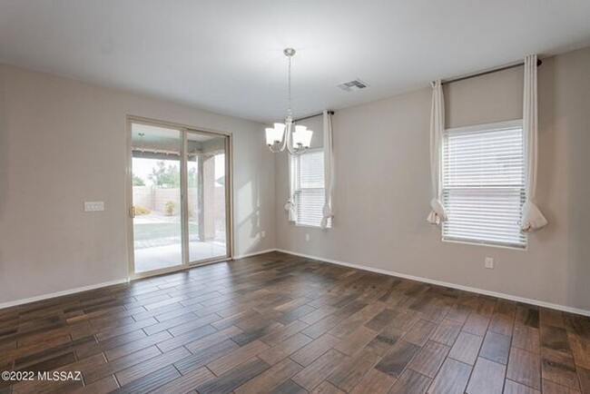 Building Photo - Spacious & Stylish Living in Saguaro Bloom...