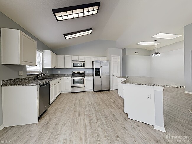Building Photo - 8821 Key W Cir