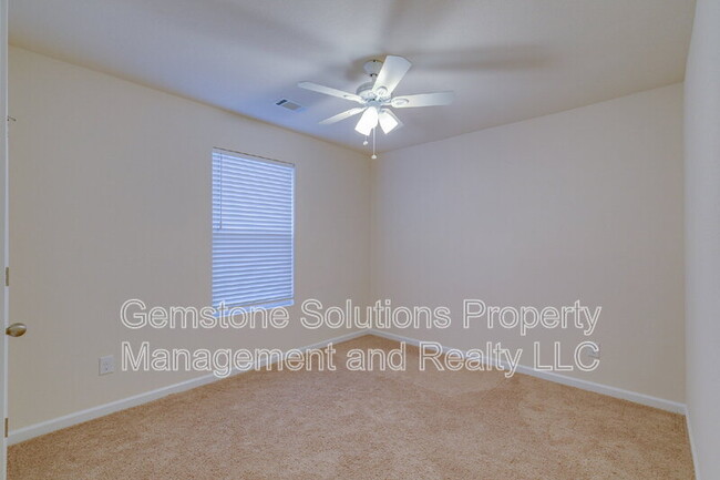 Building Photo - 2508 Queen Bee Dr