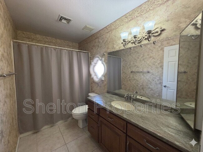 Building Photo - 9418 W Tonto Ln