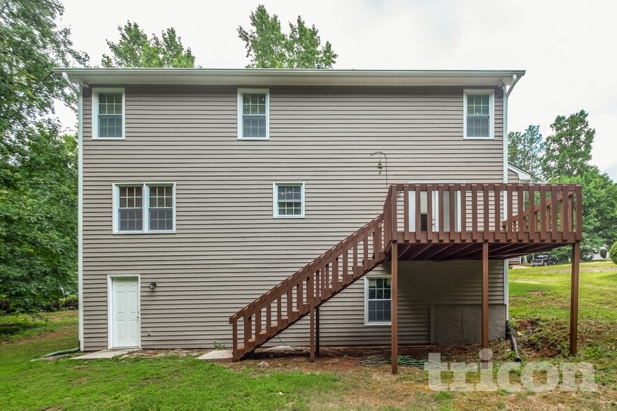 Building Photo - 3000 Water Brook Dr SW