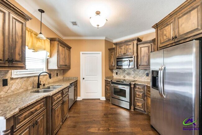 Building Photo - 203 Norfolk Cir