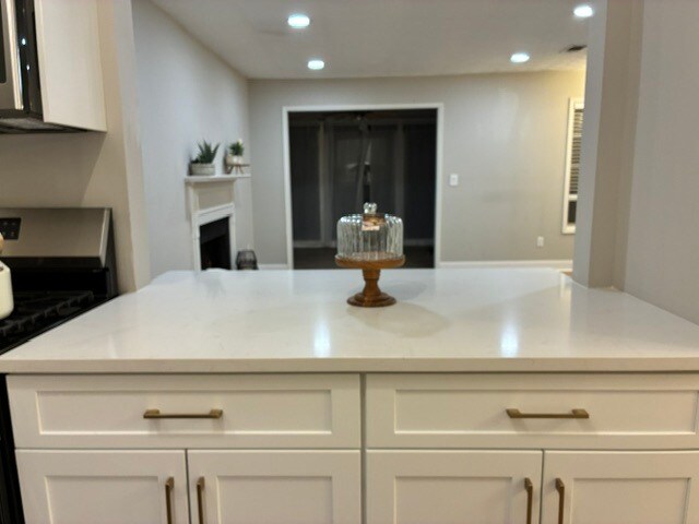 Kitchen Bar - 1405 Vicksburg Plz