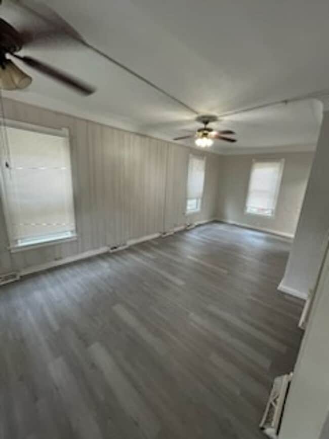 Building Photo - 3 Bed 1 Bath