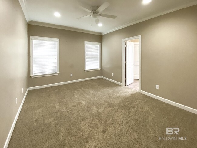 Building Photo - 9426 Sanibel Loop