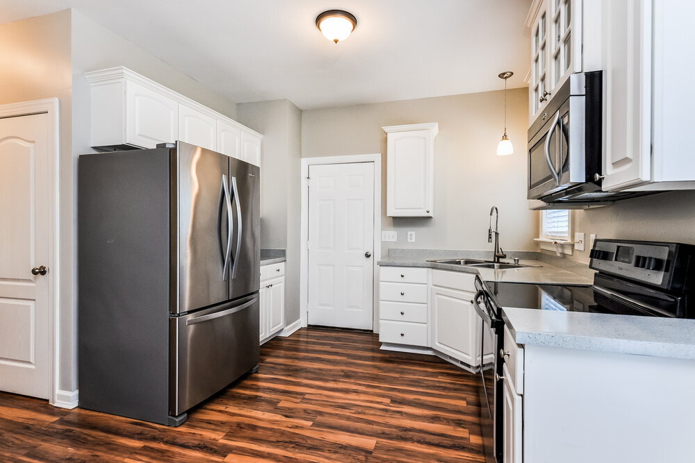 Building Photo - 909 Lotus Ln