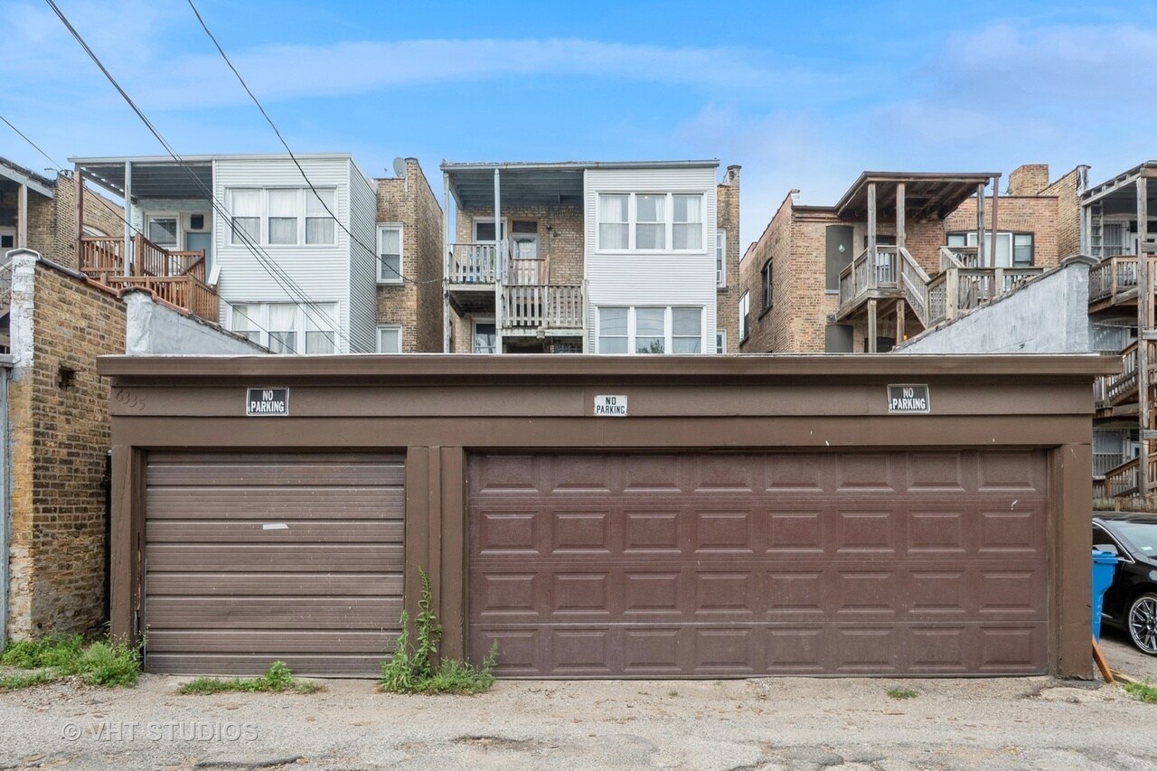 Garage 2 - 6335 N Claremont Ave