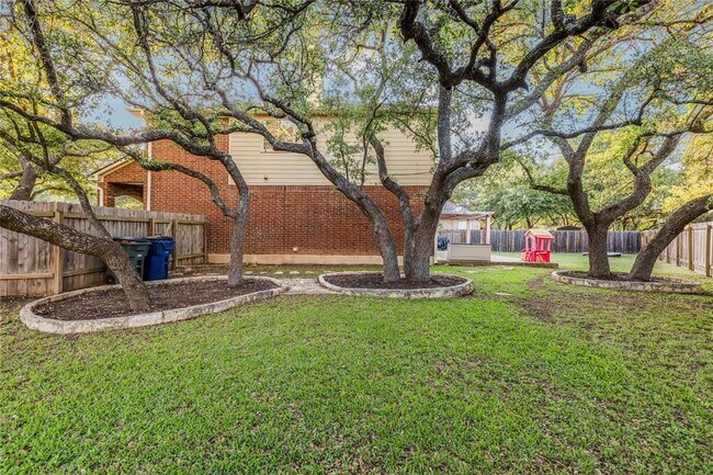 Building Photo - 1009 Rutherford Dr