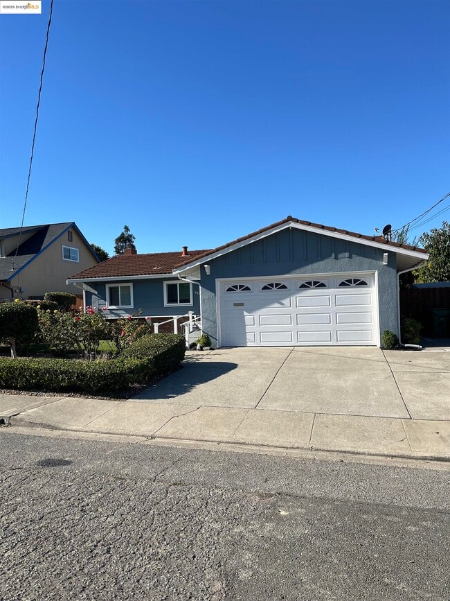 Primary Photo - 941 Kittery Way