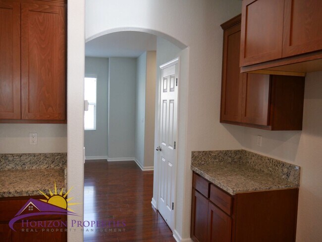 Building Photo - Modern Two-Story 4 Bed 2.5 Bath 1,807 sqft...