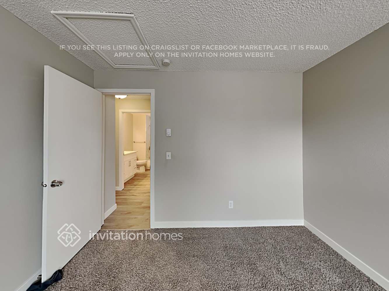 Building Photo - 18339 E Iowa Dr