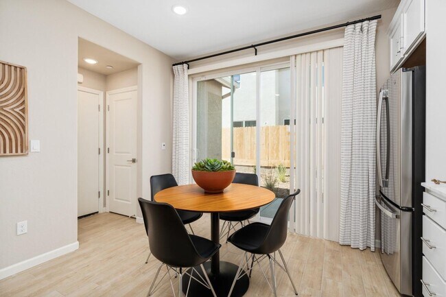 Building Photo - Newly Built 3-bed 2.5-bath Wilson Home in Riverstone