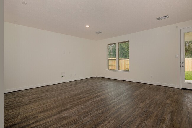 Building Photo - 27646 Mesabe Dr