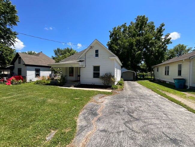 Building Photo - Newly remodeled home!