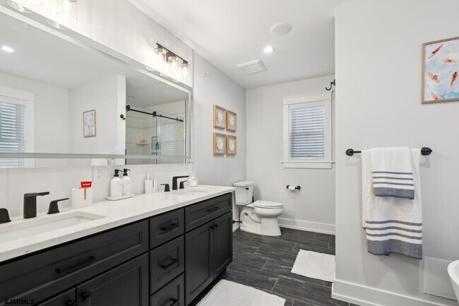 Building Photo - 9412 Ventnor Ave