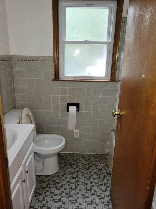 Building Photo - 3260 N 49th St