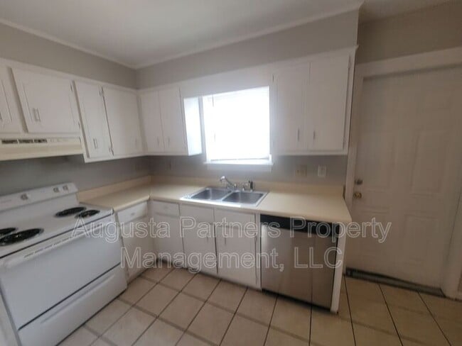 Building Photo - 119 Chalet North CT