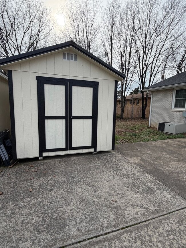 Building Photo - 141 Quita Cir