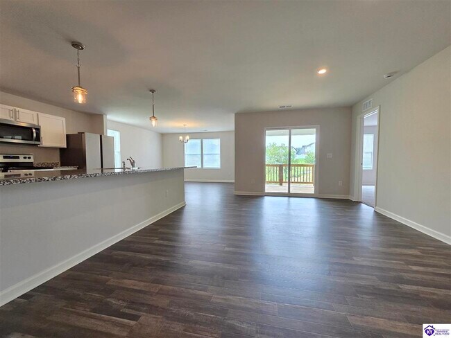 Building Photo - 132 Elegance Wy