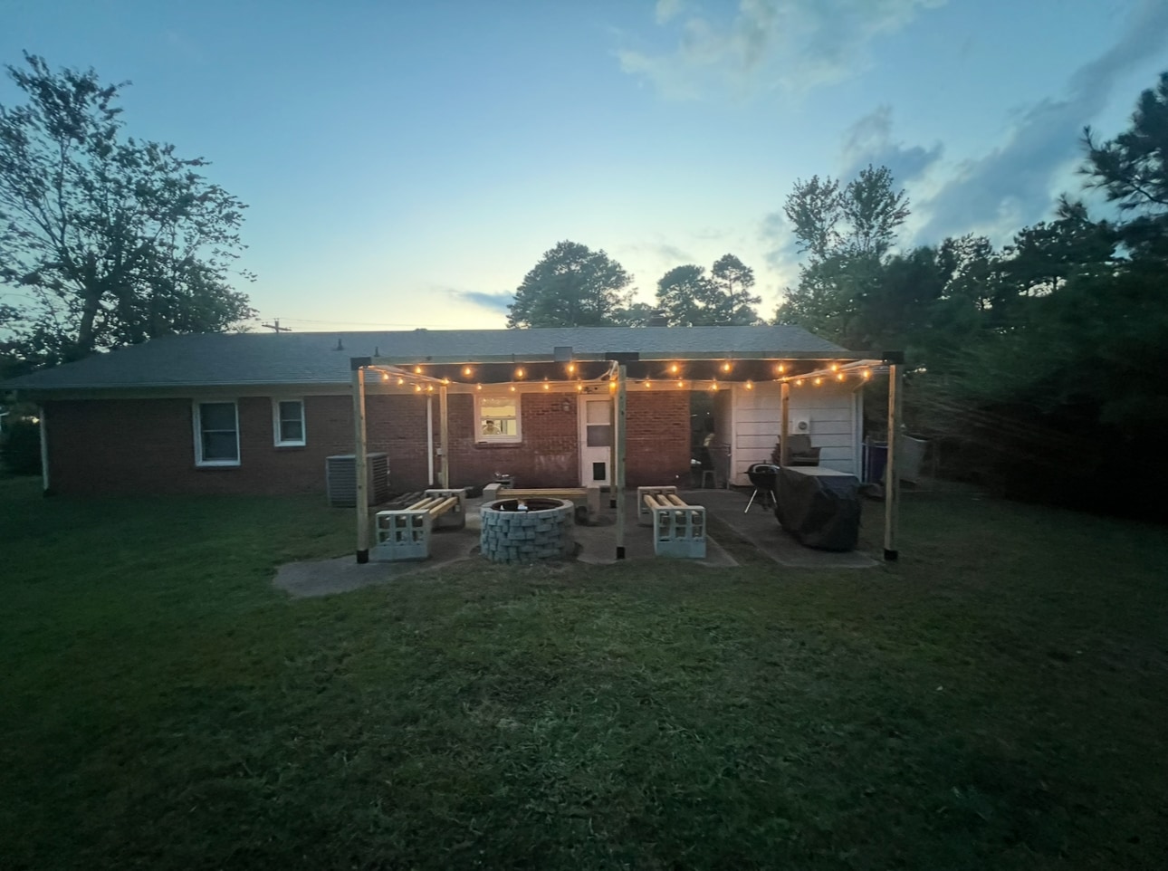Building Photo - 142 Shipman Rd