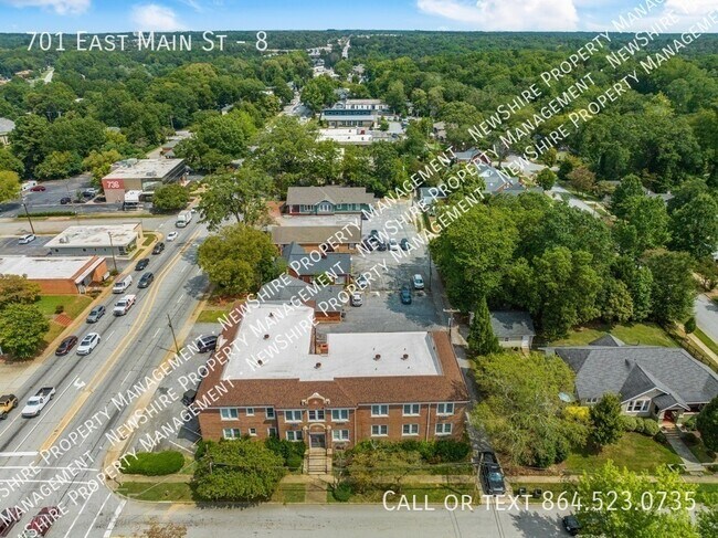 Building Photo - 701 E Main St