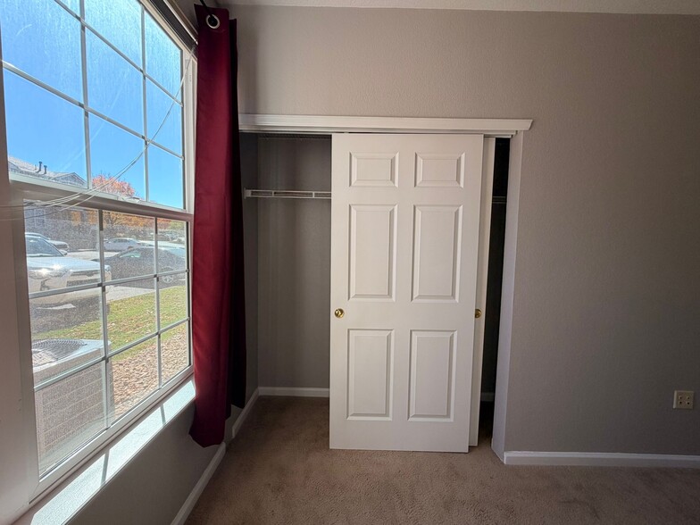 Building Photo - 7440 S Blackhawk St