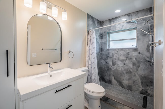 Building Photo - 14339 Canalview Dr