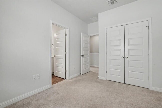 Building Photo - 8518 Leroi Dr