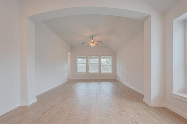 Building Photo - 8010 Whisper Grove Dr
