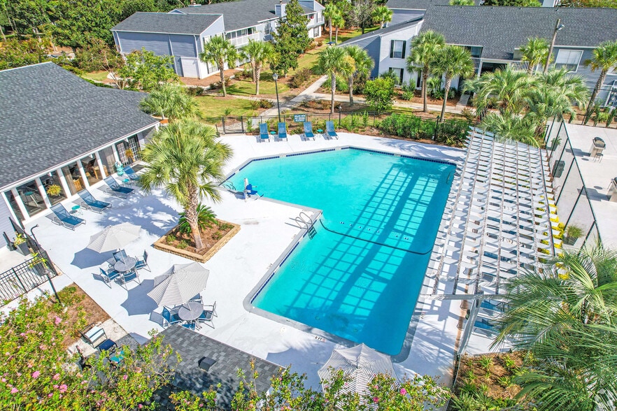 Pool - Dwell at Greenridge Apartments