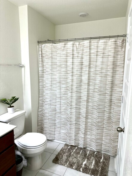 Building Photo - 1106 Aronia Ln