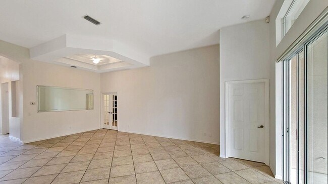 Building Photo - Annual Rental: Elegant 3-Bedroom, 2.5-Bath Home in the Gated Lakewood Ranch Country Club