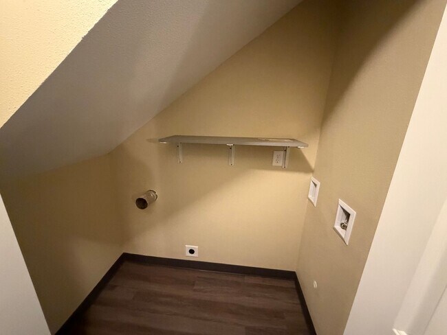 Building Photo - Sunnyside Duplex