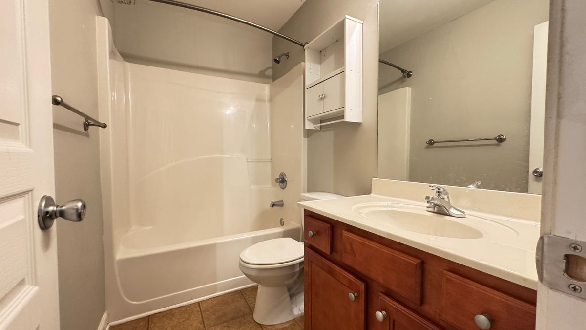 Building Photo - 6190 Elmshorn Way