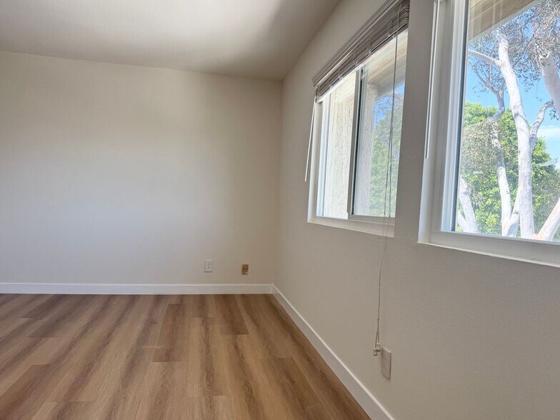 Building Photo - 110 Casuda Canyon Dr