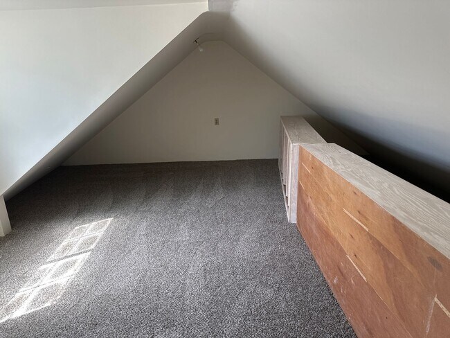 Building Photo - Throwback Charm Meets Spacious Living – Groovy Pool Home $1,000 Move in Special before May 31st 2026