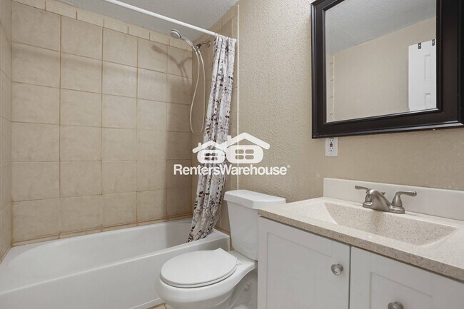 Building Photo - 5603 S Yakima Way