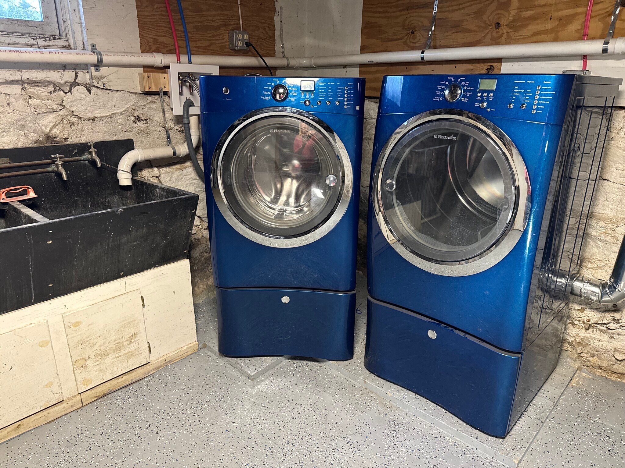 Laundry in basement - 90 High St