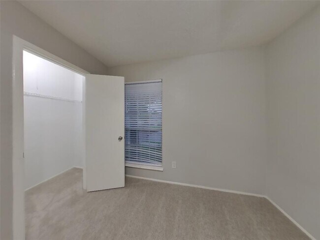 Building Photo - 12230 Haroldson Forest Dr