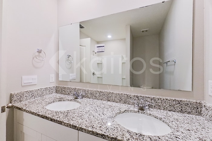 Building Photo - 32013 Katelin Cir