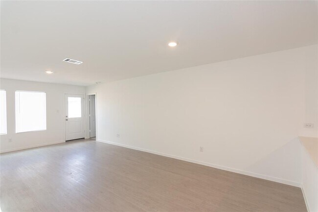Building Photo - 137 Star Packer Ln
