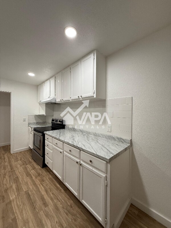 Building Photo - 319 Surrels Ave