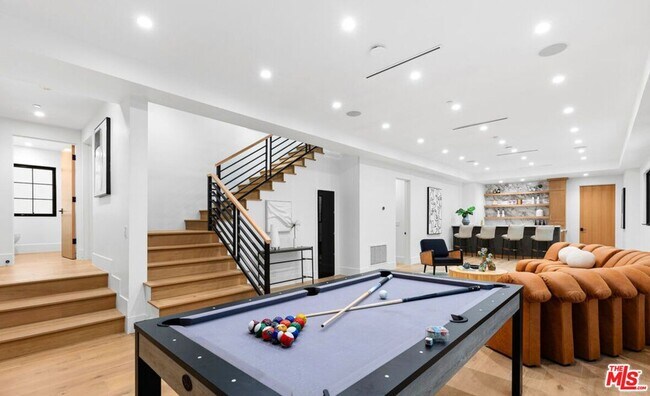 Building Photo - 2565 Patricia Ave