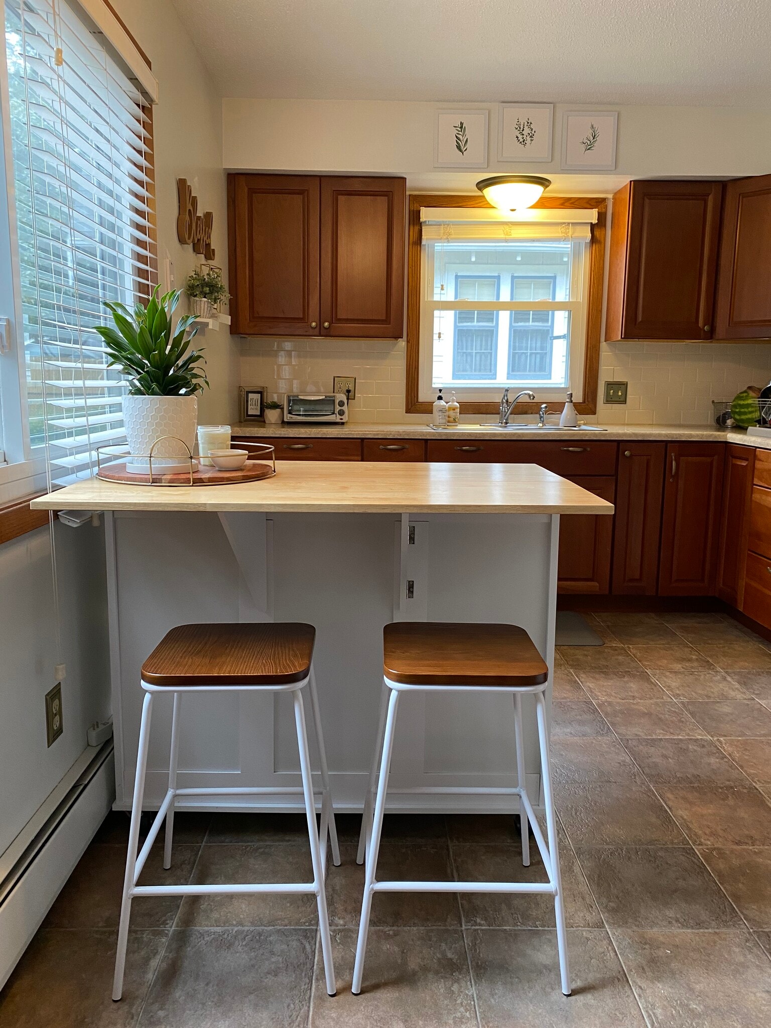 Building Photo - 1475 Sheldon St