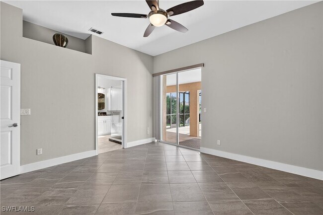 Building Photo - 2138 E Crown Pointe Blvd