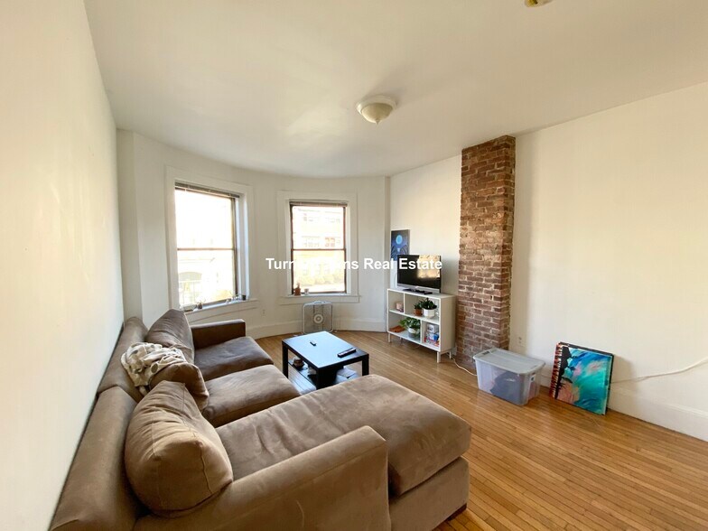 Building Photo - 854 Huntington Ave